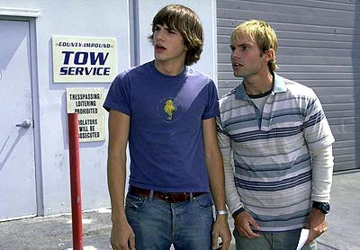 ashton_kutcher_seann_william_scott_dude_where`s_my_car_001.jpg